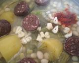 Foto del paso 2 de la receta Pochas, borrajas y butifarra negra