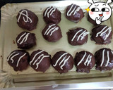 Foto del paso 1 de la receta: Bolitas de coco bañadas de chocolate negro