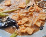 Foto langkah ke 5 dari resep Cumi tahu kuah asem pedas.