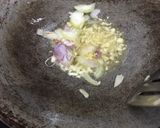 Foto langkah ke 3 dari resep Telur Ceplok Saus Tiram.