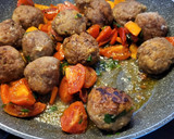 Foto del paso 8 de la receta: Albóndigas en salsa con langostinos y gambas