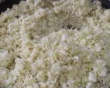 Foto del paso 3 de la receta: Falso arroz de coliflor tipo yakimeshi a mi manera🍚🥡🍱