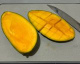 Foto langkah ke 1 dari resep Smoothie Mangga Yogurt.