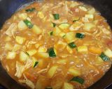 Hình bước làm 3 của món Gà nấu cà ri đỏ (red curry)