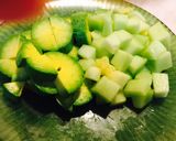 Hình bước làm 1 của món Chè hạt sen trái cây