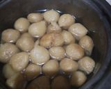 A picture of step 3 of Moong daal phulki chat.