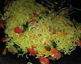Foto langkah ke 5 dari resep Mie Goreng Ceria.