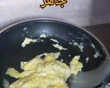 صورة لخطوة 4 من وصفة سكرامبل بيض مع جبنة البارميزان 🍳🧀