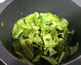Foto del paso 1 de la receta Potaje de garbanzos con acelgas y huevo