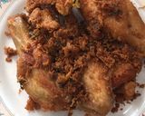 Foto langkah ke 3 dari resep Ayam Goreng Kremes Daun Jeruk.