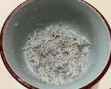 吻仔魚紫菜玉米粒蛋花湯（一鍋到底）的食譜步驟3照片