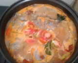 Foto langkah ke 4 dari resep Sup Nila Asam Kemangi.