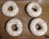A picture of step 15 of Sesame bagels with rice flour.