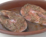 Foto del paso 2 de la receta: Salmón con miel y vino a la mostaza antigua