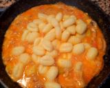 Foto del paso 4 de la receta: Gnocchi con tomate, champiñones, calabacín y queso