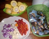 Foto langkah ke 1 dari resep Kerang Ijo saus padang.