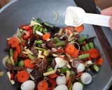 Foto langkah ke 5 dari resep Tumis sayur jamur telur puyuh(buncis wortel).