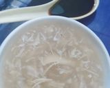 A picture of step 6 of Hot and sour soup.