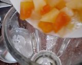 A picture of step 2 of Crunchy Cocktail Shake.