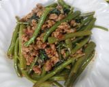 รูปขั้นตอนการทำที่ 5 ของ ผัดพริกแกงผักบุ้งหมูสับ