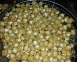 A picture of step 2 of American crispy corn chat.
