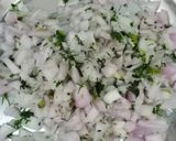 A picture of step 2 of Onion paratha.