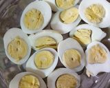A picture of step 2 of Egg pakora.