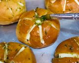 Foto langkah ke 4 dari resep Korean Garlic Cheese Bread.