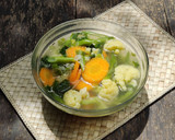 Foto langkah ke 3 dari resep Sayur Bening Bunga Kol Wortel Buncis.