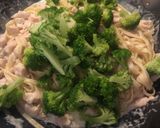 Foto del paso 10 de la receta: Fettuccine en crema de queso con brócoli y pollo