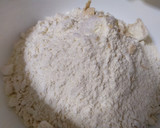 Foto del paso 1 de la receta: Pan casero con harina de trigo "normal"