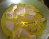 Foto langkah ke 5 dari resep Ayam Ungkep Bumbu Kuning Santan.