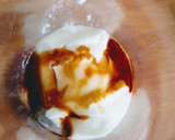 Foto del paso 2 de la receta: 75.🍶Lassi dulce de rosas, cardamomo y miel 🌹🍯(Bebida india)