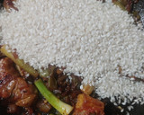 Foto del paso 4 de la receta: Arroz con costilla, tirabeques y ajos tiernos