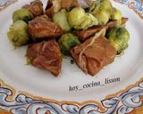 Foto del paso 10 de la receta: Pollo marinado con coles de Bruselas