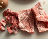 Foto del paso 1 de la receta: Secreto ibérico guisado en Crockpot u olla a presión