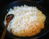 Foto del paso 7 de la receta: Arroz salteado con huevo campero y plátano