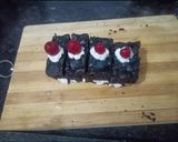A picture of step 8 of Oreo Chocolate Pastry Cake.