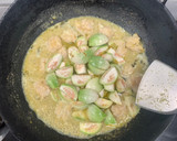 A picture of step 6 of Green Curry with Pork Balls.