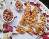 A picture of step 5 of Peanuts chikki.