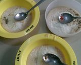 A picture of step 2 of Tricolour coconut barfi.