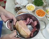 Hình bước làm 2 của món Đơn giản với món súp gà dễ nấu