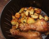 Foto del paso 8 de la receta: Muslitos con Patatas en Freidora de Aire