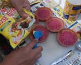 Foto langkah ke 4 dari resep Martabak Mini Pink Buah Naga.