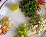 લીલા લસણ મરચા ની ચટણી (Green Garlic Marcha Chutney Recipe In Gujarati) રેસીપી સ્ટેપ1ફોટો