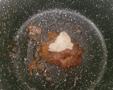 Foto del paso 3 de la receta: Confit de Canard con salsa de arándanos y castañas en almíbar en un plis plas
