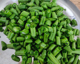 A picture of step 1 of String Beans bhaji.