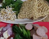 Foto langkah ke 1 dari resep Bakmie Goreng Sosis Tuna.