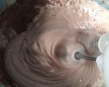 Foto langkah ke 2 dari resep Bolu kukus coklat.