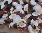 Foto del paso 3 de la receta: Empanada de jamón serrano con pimientos asados y queso de cabra